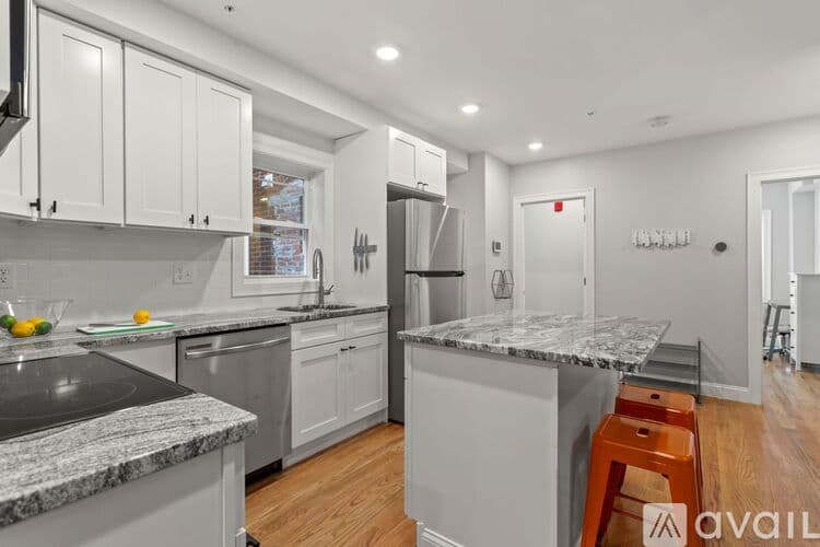 Boston Apartment: 9 Hancock St