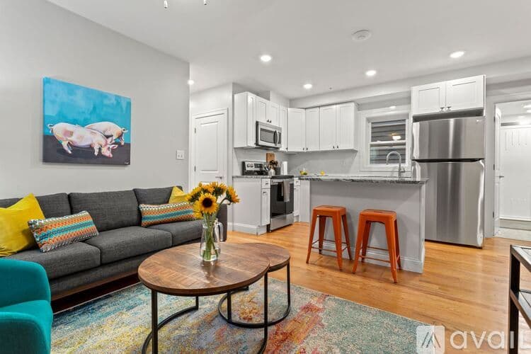 Boston Apartment: 9 Hancock St