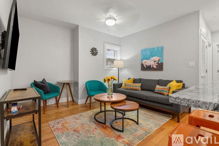 Boston Apartment: 9 Hancock St