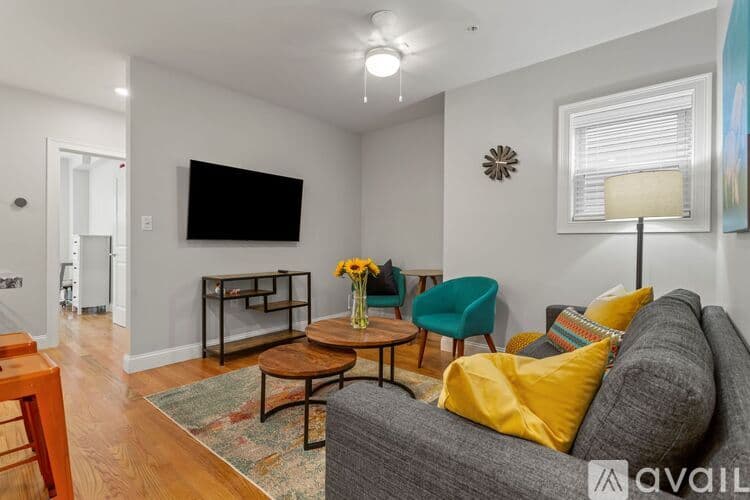 Boston Apartment: 9 Hancock St