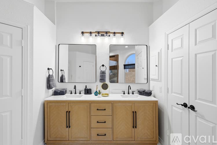 Haltom City House: 5717 Christy Ln