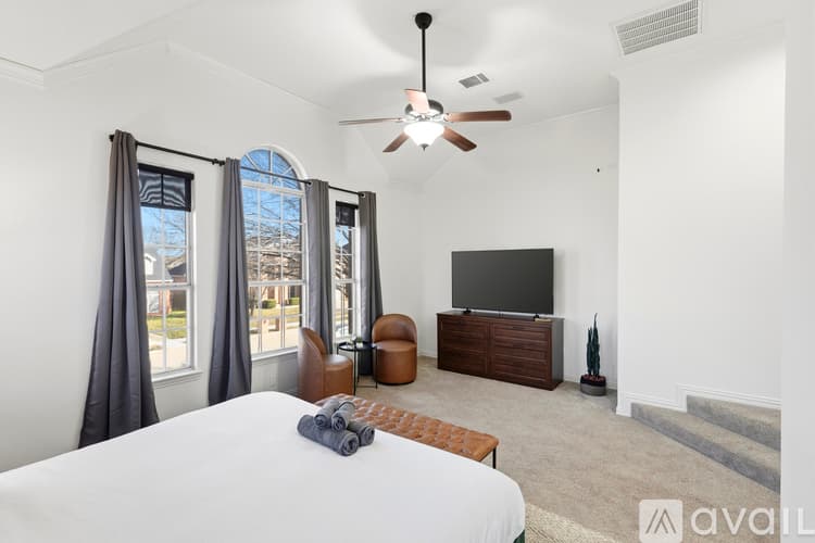 Haltom City House: 5717 Christy Ln