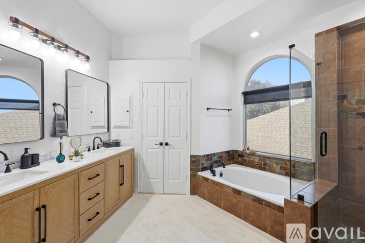 Haltom City House: 5717 Christy Ln