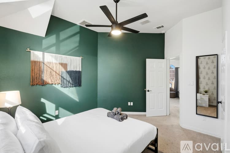 Haltom City House: 5717 Christy Ln