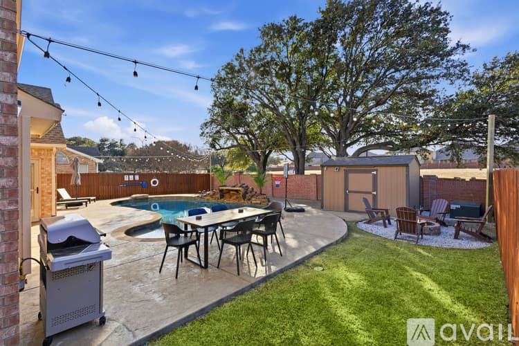 Haltom City House: 5717 Christy Ln