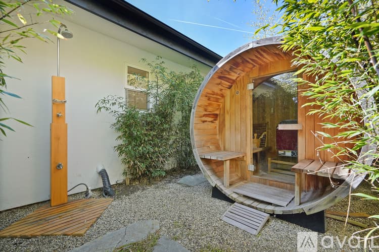 Malibu House: 30081 Harvester Rd