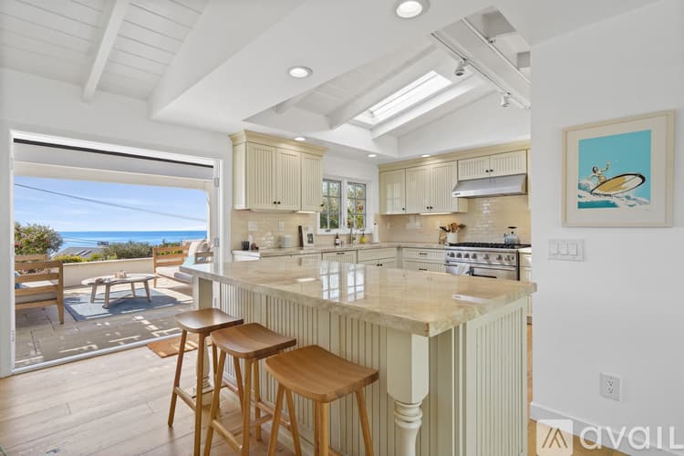 Malibu House: 30081 Harvester Rd