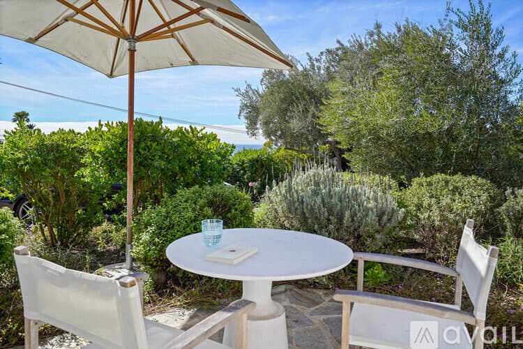 Malibu House: 30081 Harvester Rd
