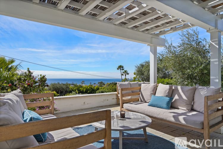 Malibu House: 30081 Harvester Rd