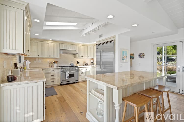 Malibu House: 30081 Harvester Rd