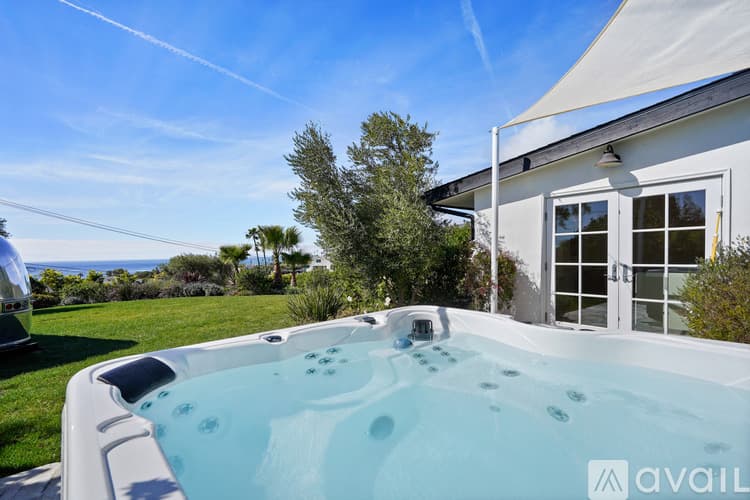 Malibu House: 30081 Harvester Rd