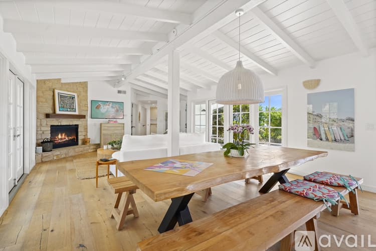 Malibu House: 30081 Harvester Rd