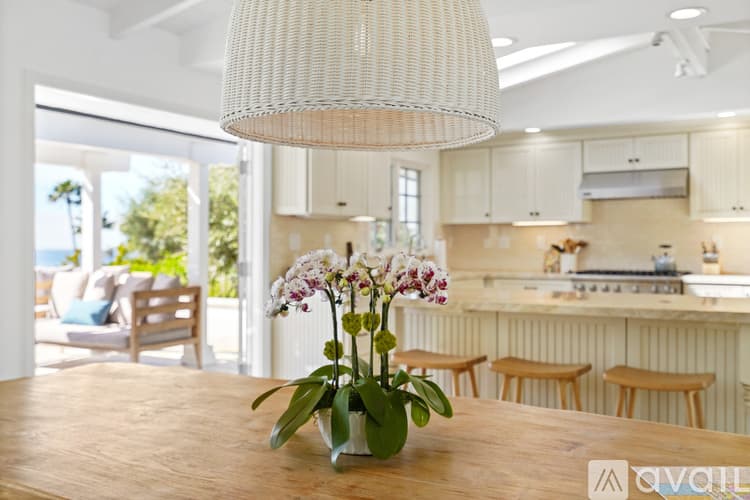 Malibu House: 30081 Harvester Rd