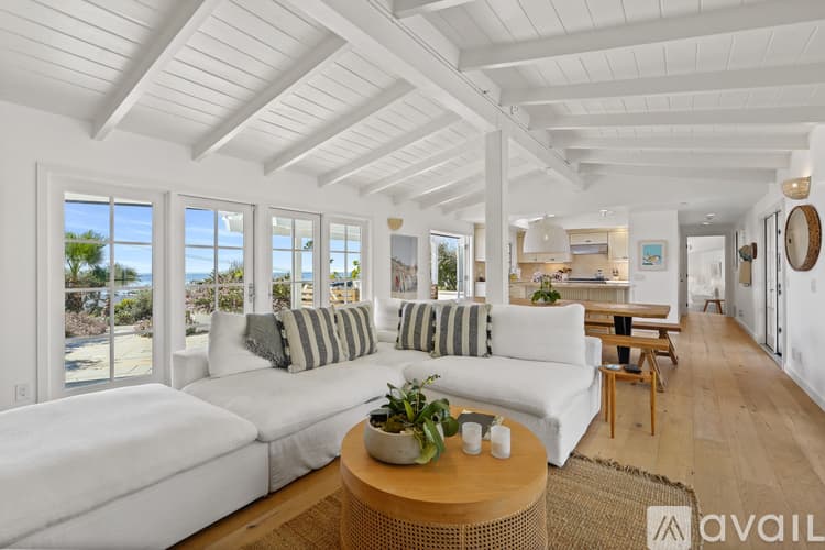 Malibu House: 30081 Harvester Rd
