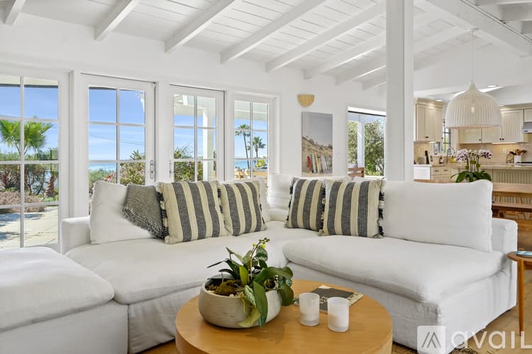 Malibu House: 30081 Harvester Rd