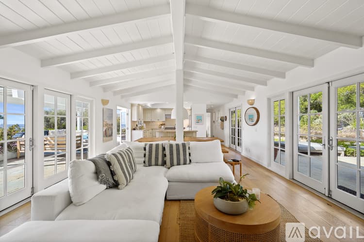 Malibu House: 30081 Harvester Rd
