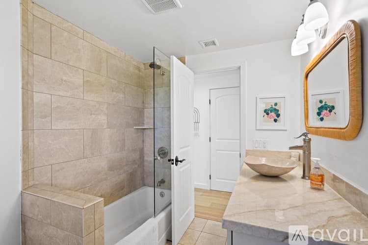 Malibu House: 30081 Harvester Rd