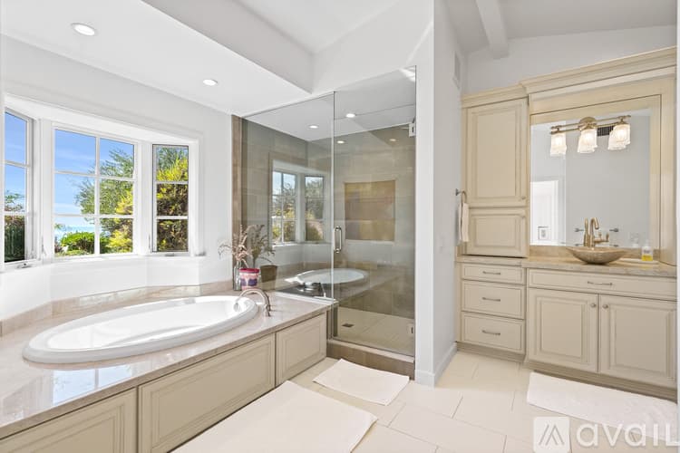 Malibu House: 30081 Harvester Rd