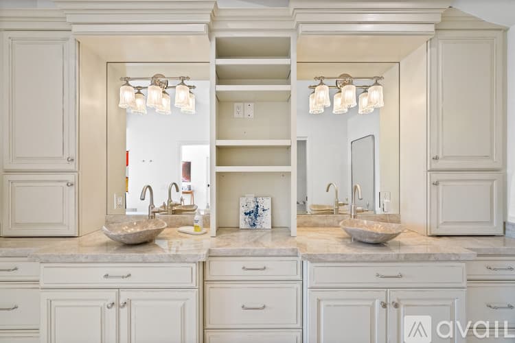 Malibu House: 30081 Harvester Rd