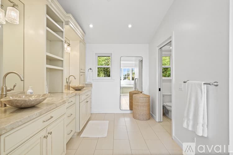 Malibu House: 30081 Harvester Rd