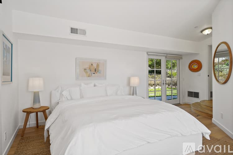 Malibu House: 30081 Harvester Rd