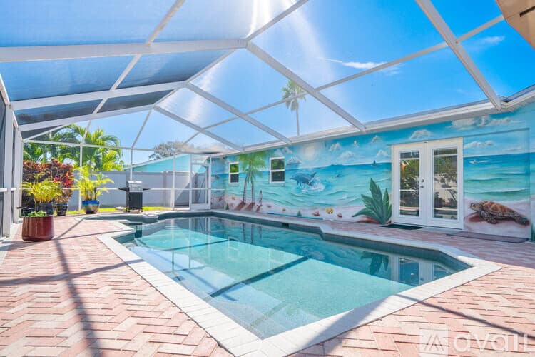St. Pete Beach House: 3003 W Vina Del Mar Blvd