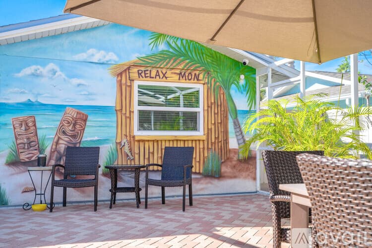 St. Pete Beach House: 3003 W Vina Del Mar Blvd