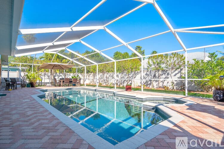 St. Pete Beach House: 3003 W Vina Del Mar Blvd