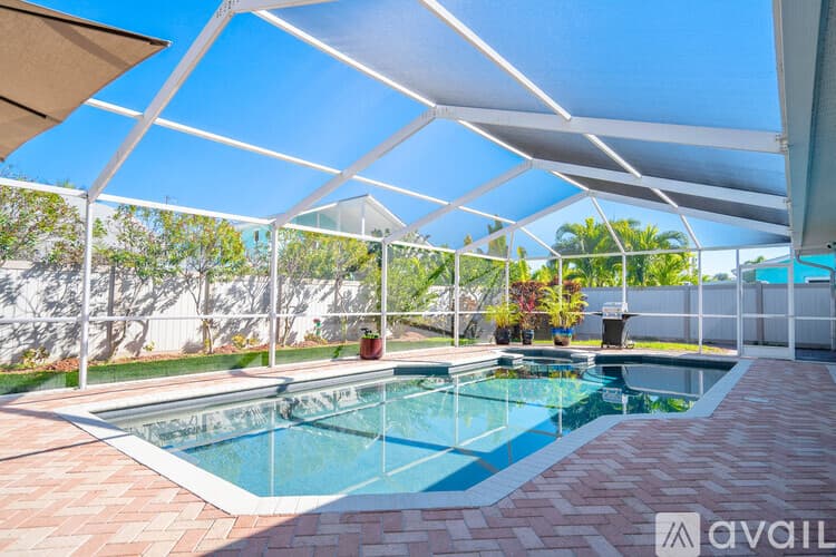 St. Pete Beach House: 3003 W Vina Del Mar Blvd