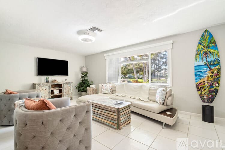 St. Pete Beach House: 3003 W Vina Del Mar Blvd