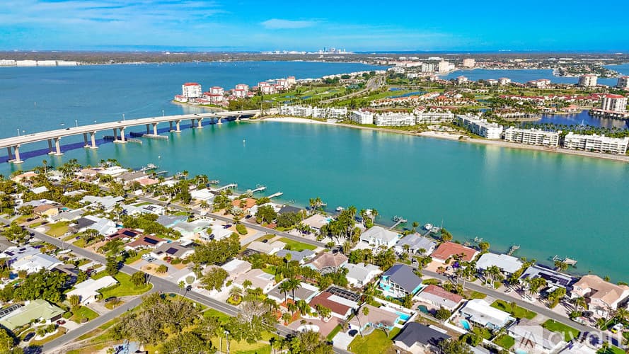 St. Pete Beach House: 3003 W Vina Del Mar Blvd