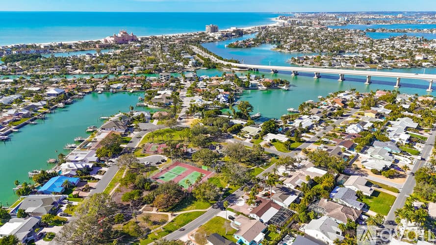 St. Pete Beach House: 3003 W Vina Del Mar Blvd