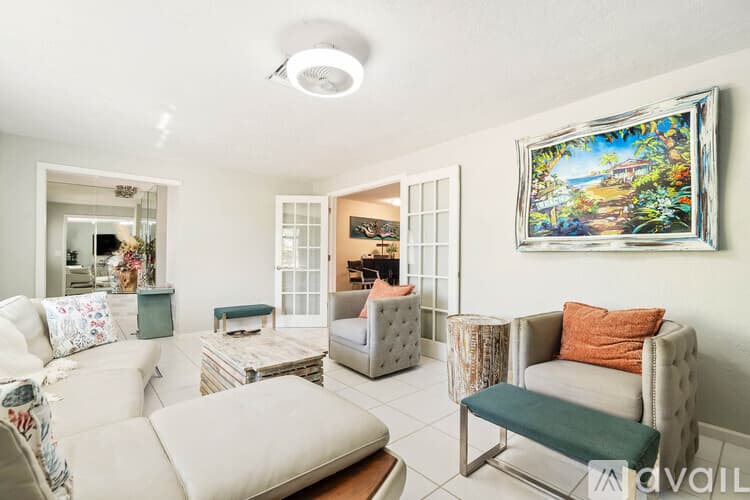 St. Pete Beach House: 3003 W Vina Del Mar Blvd