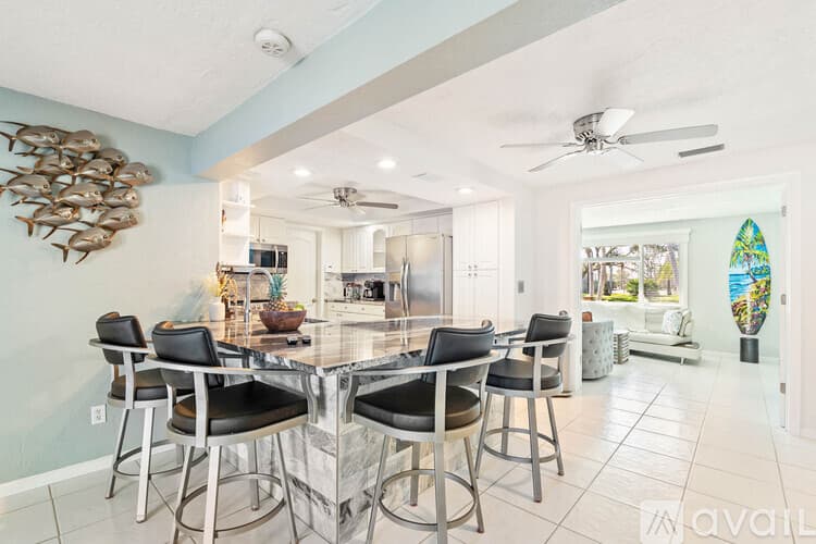 St. Pete Beach House: 3003 W Vina Del Mar Blvd