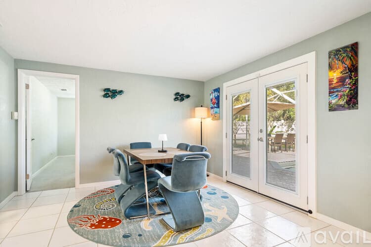 St. Pete Beach House: 3003 W Vina Del Mar Blvd