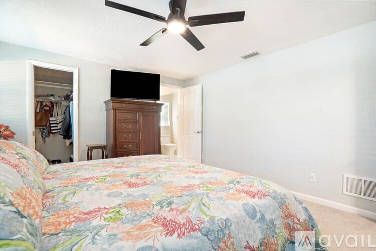 St. Pete Beach House: 3003 W Vina Del Mar Blvd