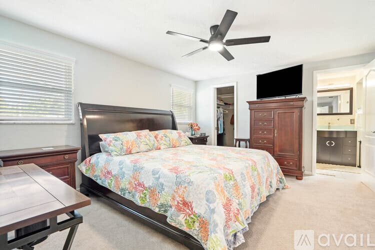 St. Pete Beach House: 3003 W Vina Del Mar Blvd