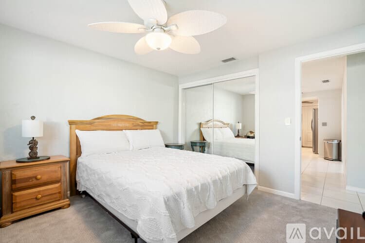 St. Pete Beach House: 3003 W Vina Del Mar Blvd