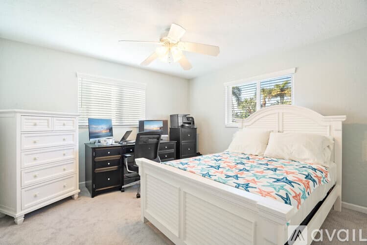 St. Pete Beach House: 3003 W Vina Del Mar Blvd