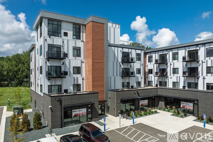 Mankato Apartment: 1247 Range St