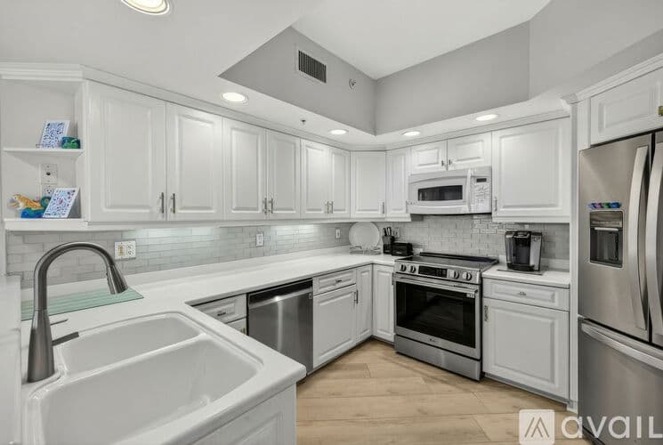Naples Condo: 1001 Arbor Lake Dr
