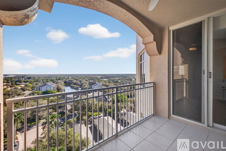 Naples Condo: 1001 Arbor Lake Dr