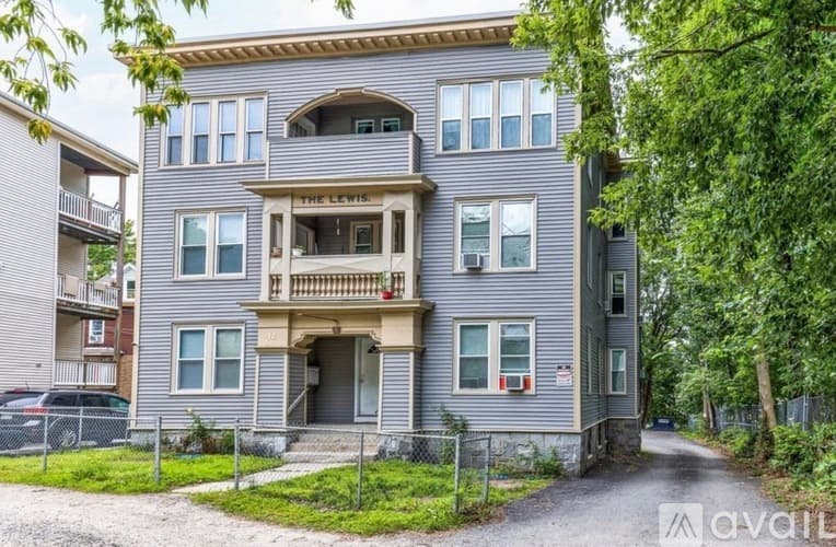 Worcester Apartment: 42 Lewis St