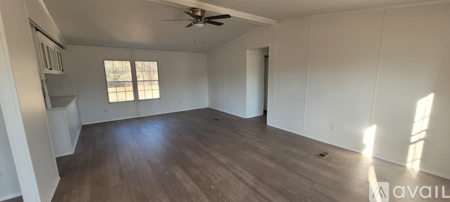 Kathleen House: 120 Linda Sue Ln