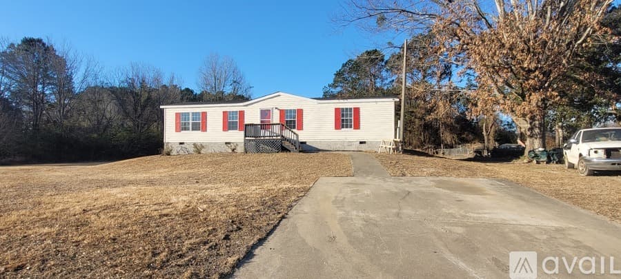 Kathleen House: 120 Linda Sue Ln