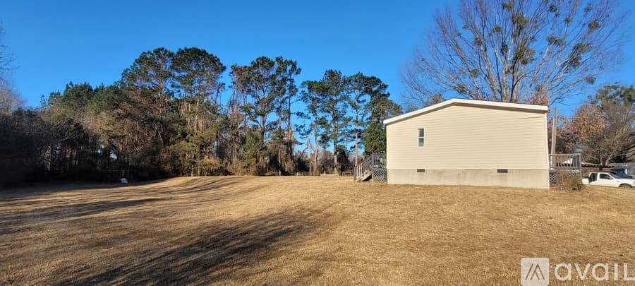 Kathleen House: 120 Linda Sue Ln