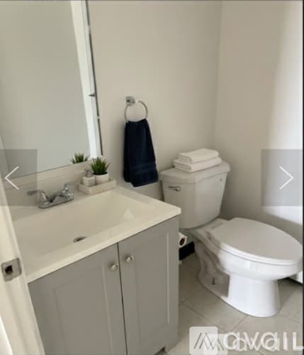 Hudson Apartment: 220 Derry Road