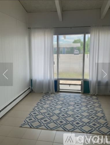 Hudson Apartment: 220 Derry Road