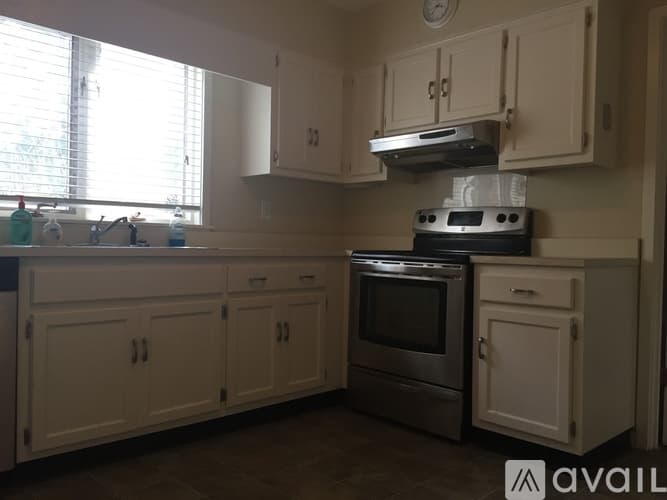 Statesboro House: 214 Westbrooke Dr