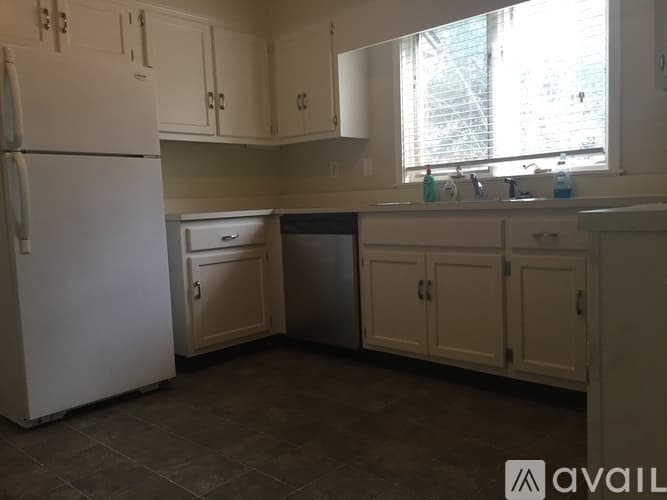 Statesboro House: 214 Westbrooke Dr